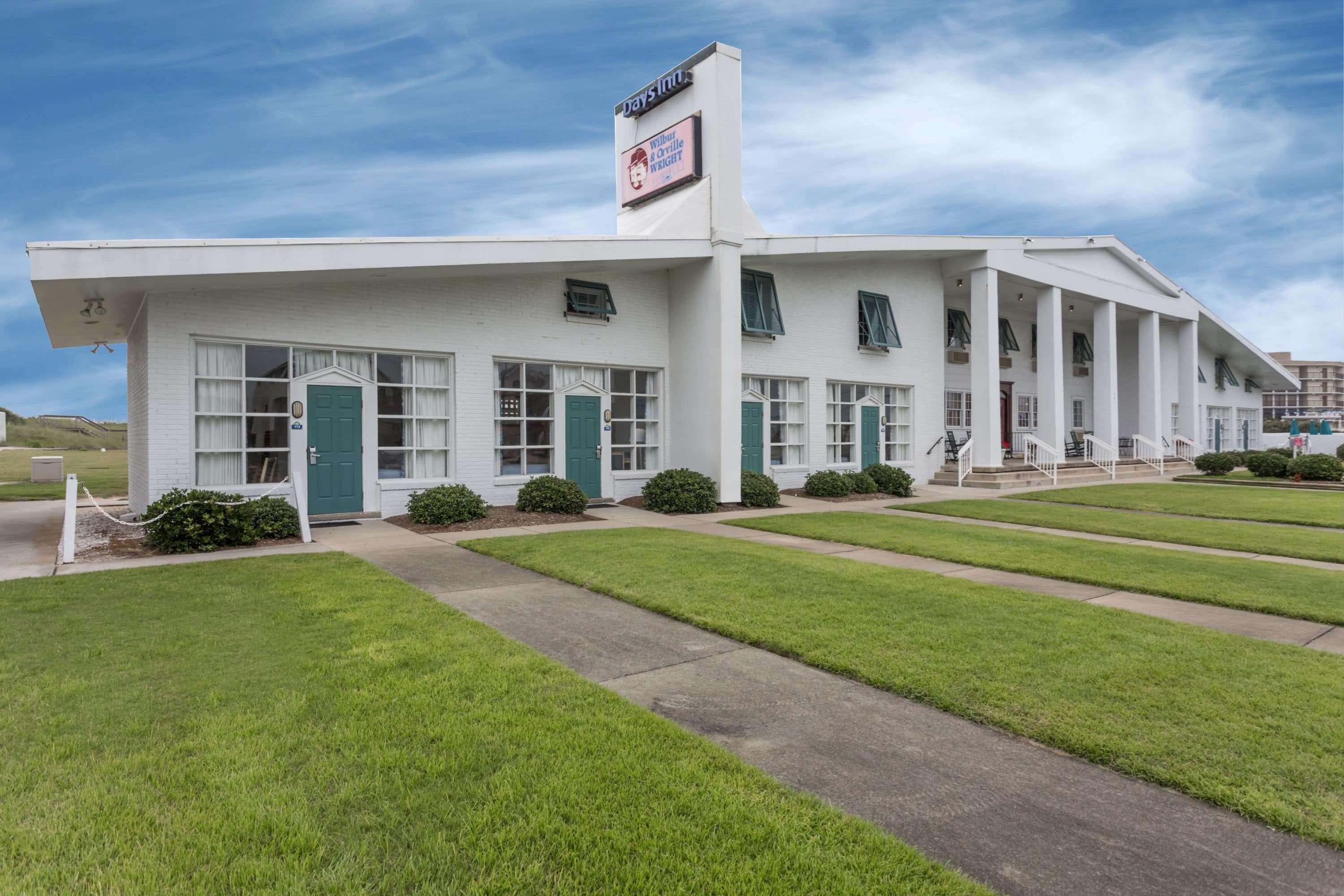 Days Inn By Wyndham Kill Devil Hills Oceanfront - Wilbur Екстериор снимка