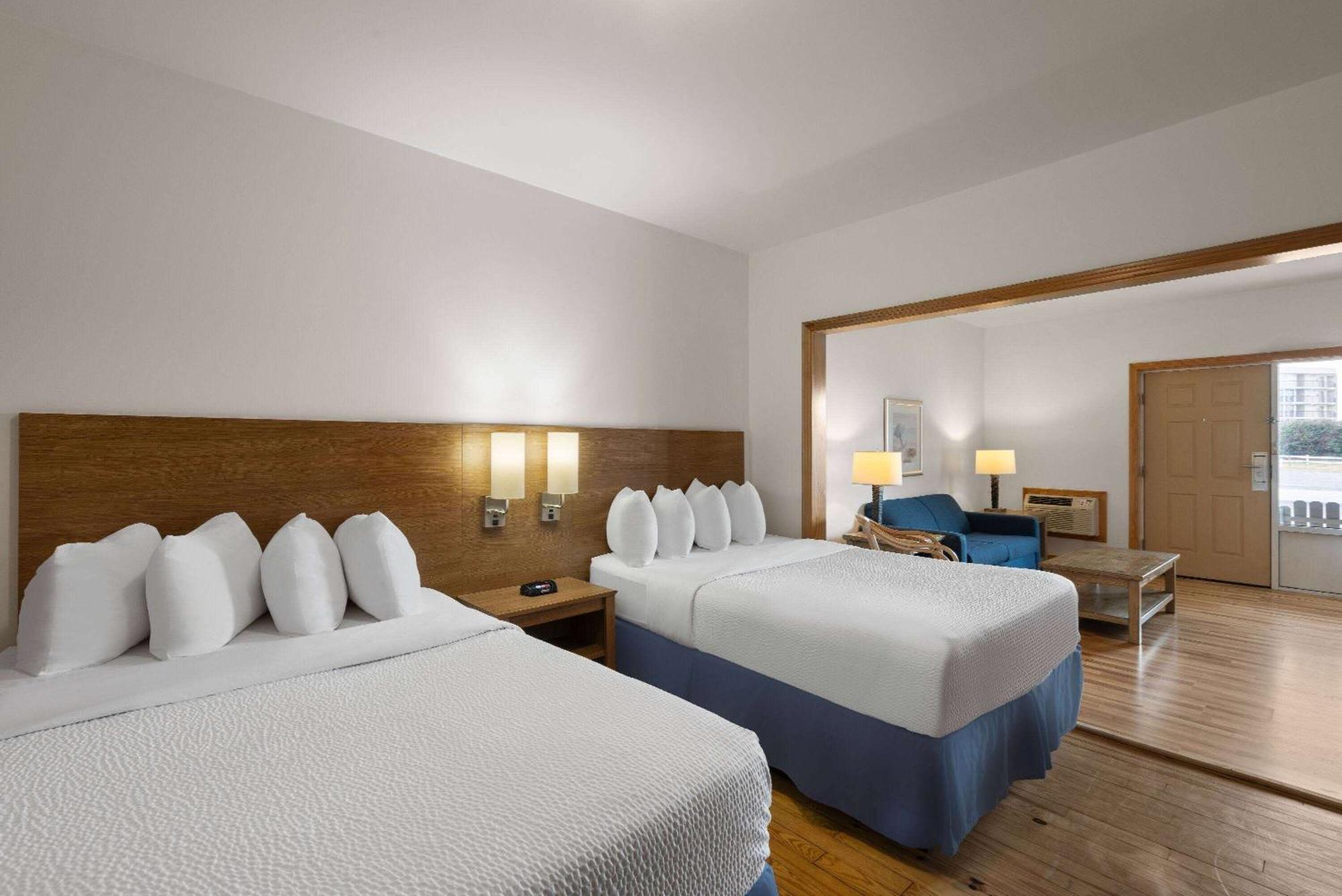 Days Inn By Wyndham Kill Devil Hills Oceanfront - Wilbur Екстериор снимка