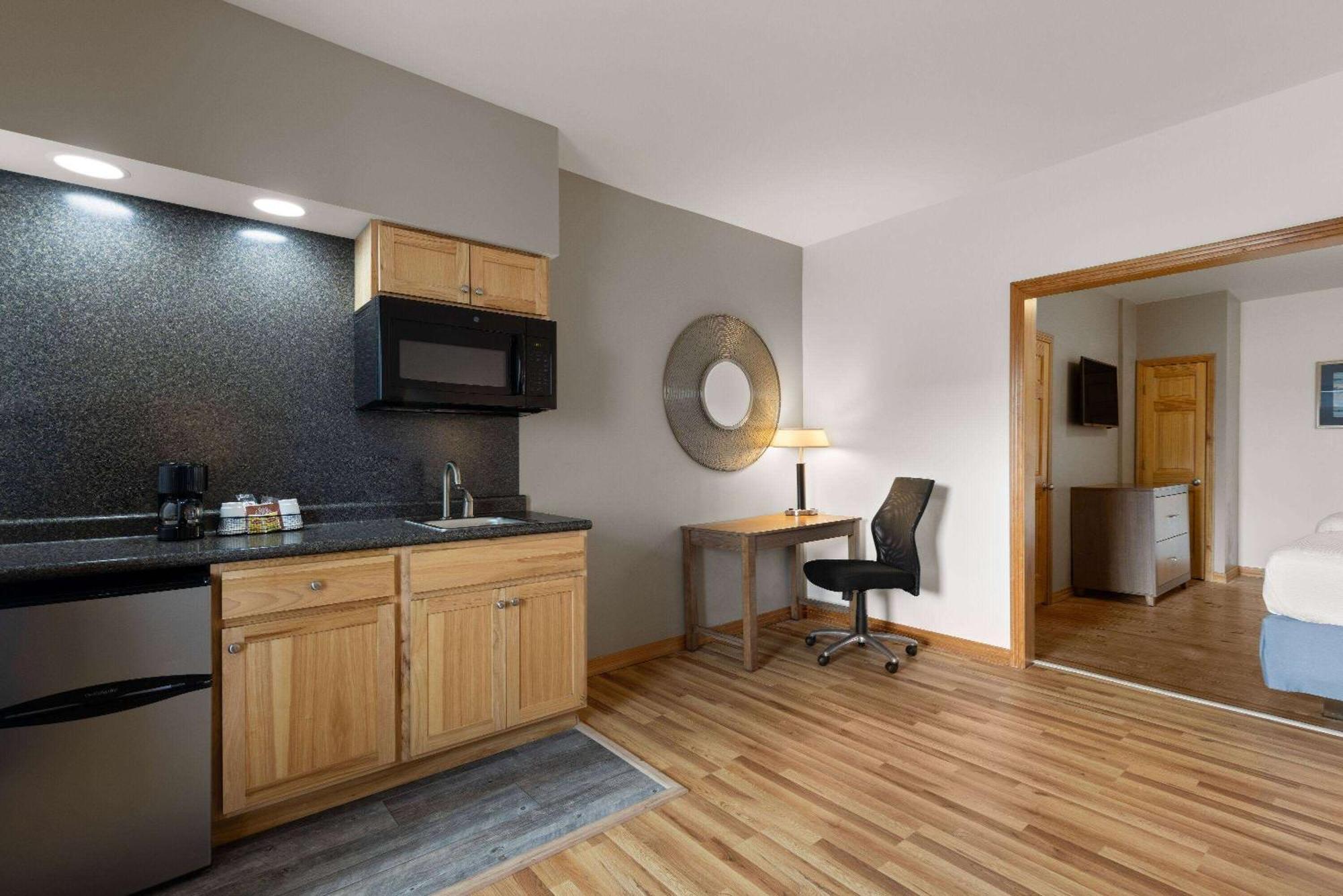 Days Inn By Wyndham Kill Devil Hills Oceanfront - Wilbur Екстериор снимка