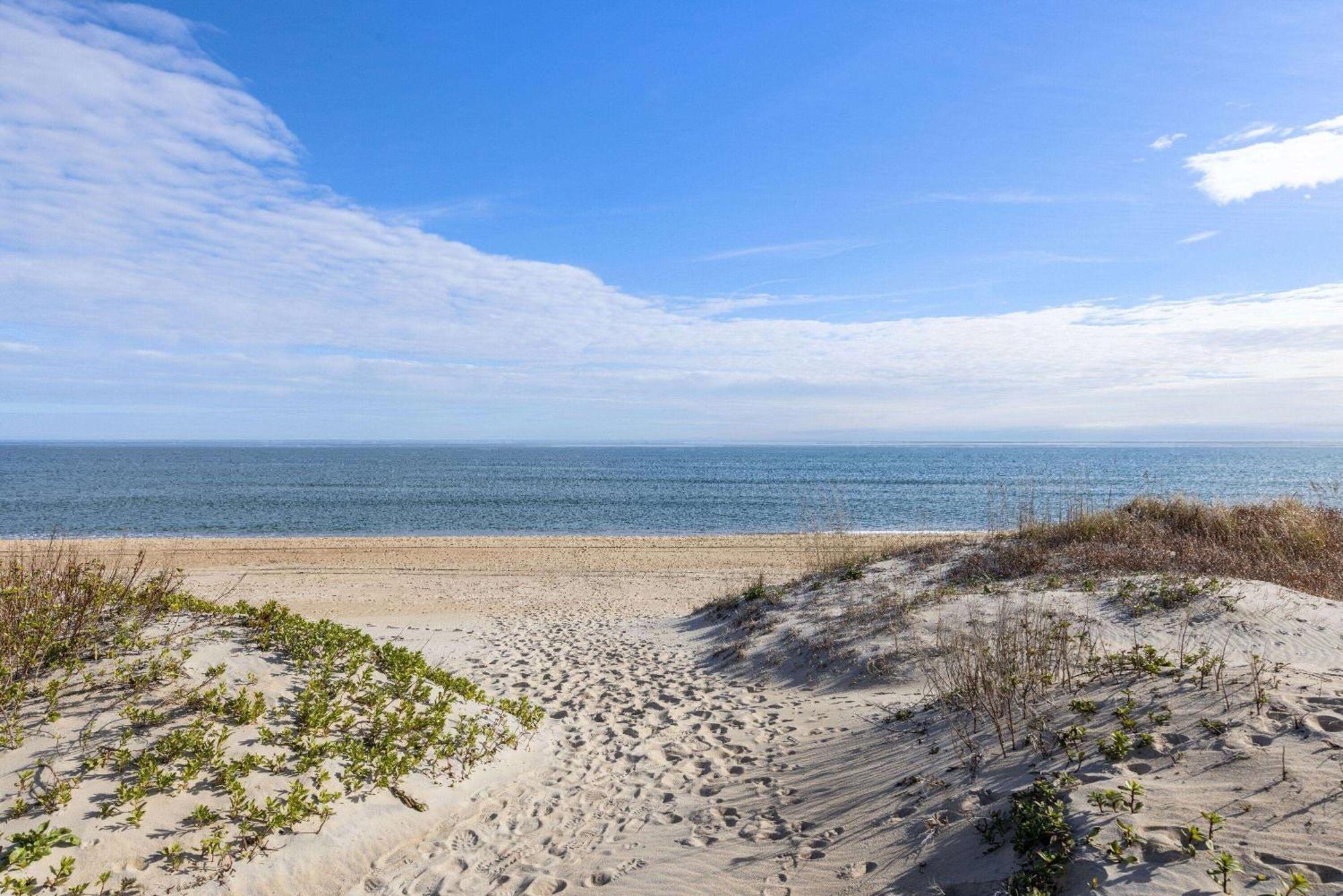 Days Inn By Wyndham Kill Devil Hills Oceanfront - Wilbur Екстериор снимка