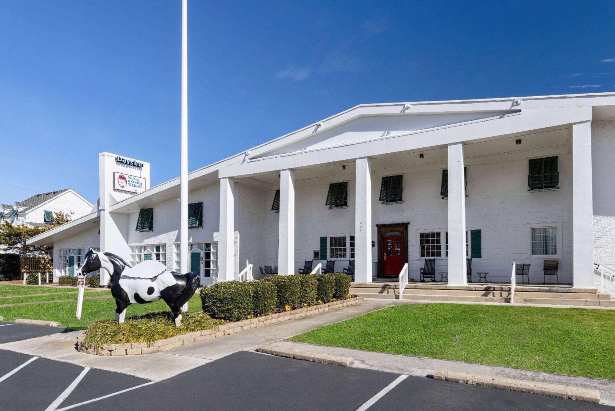 Days Inn By Wyndham Kill Devil Hills Oceanfront - Wilbur Екстериор снимка